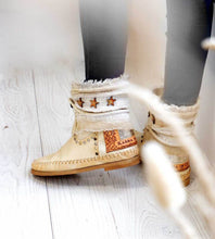 Afbeelding in Gallery-weergave laden, Bohemien schoenen - Star Yuta skin